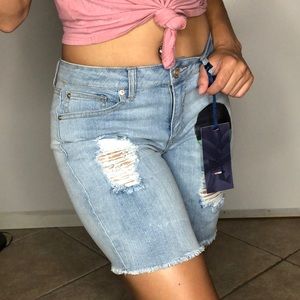 NWT Fashion Nova Distressed Bermuda Jean Shorts | Size 5 | Curvy Fit Denim